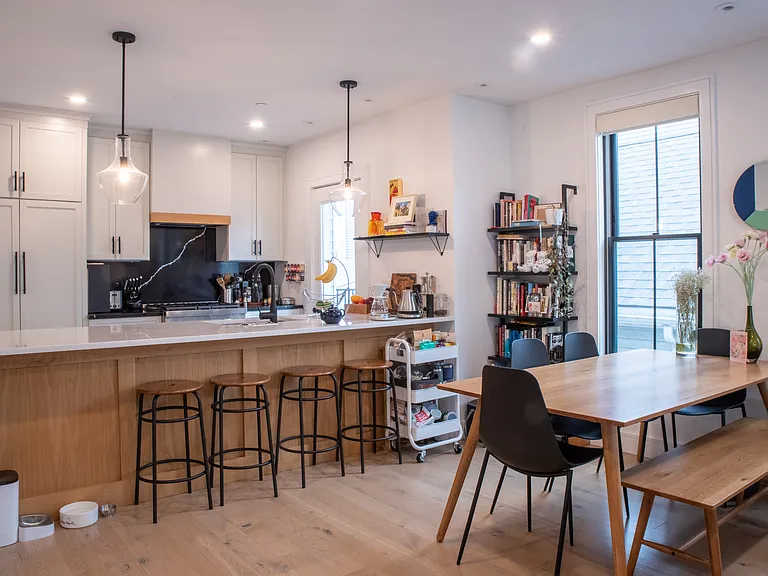 57 Saratoga St #4 — Photo 4