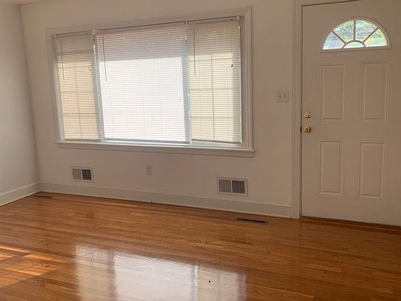 5th image of 3418 Manassas Dr