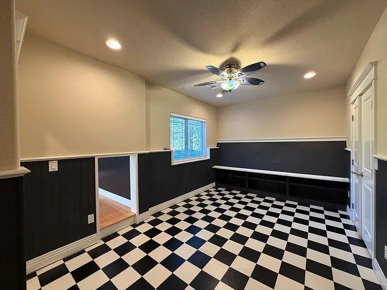 6265 Diamond Ridge Pkwy — Photo 33
