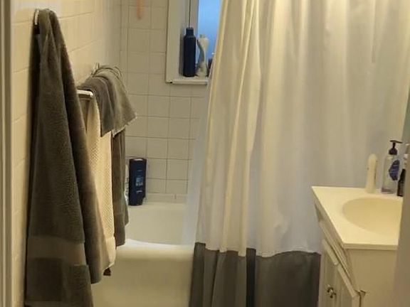 4th image of 3527 N Broadway St #4B
