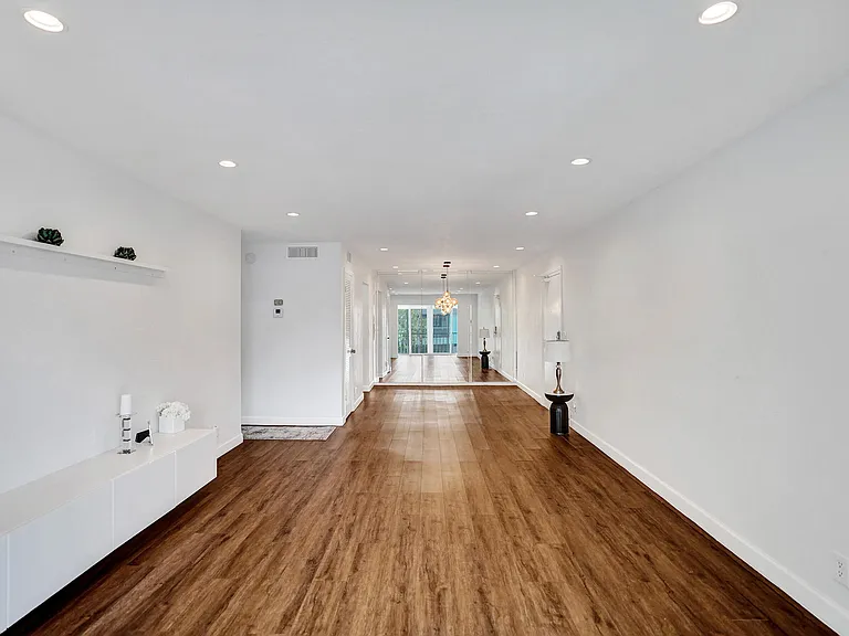 6289 Bay Club Dr — Photo 4