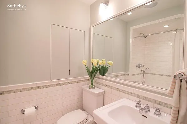 Rented by Sotheby's International Realty | media 48
