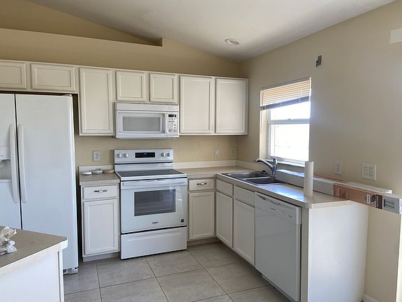 5th image of 2020 NW Juanita Pl