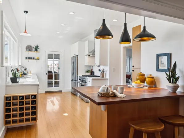 5371 Broadway, Oakland, CA 94618