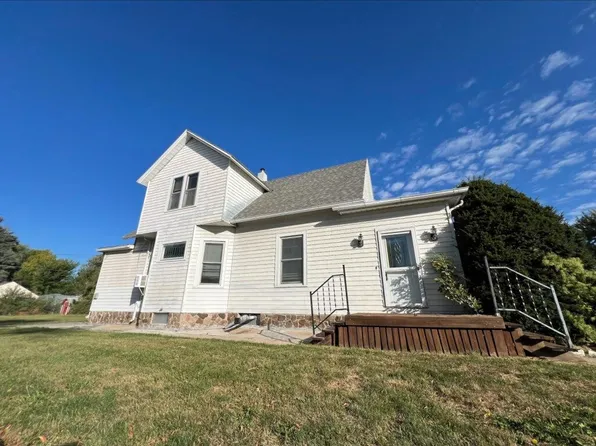 1104 S 2nd St, Norfolk, NE 68701