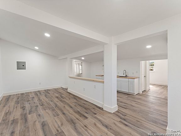 4th image of 214 E HART AVE