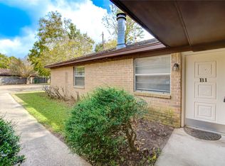 212 Quaker Dr APT B1, Friendswood, TX 77546