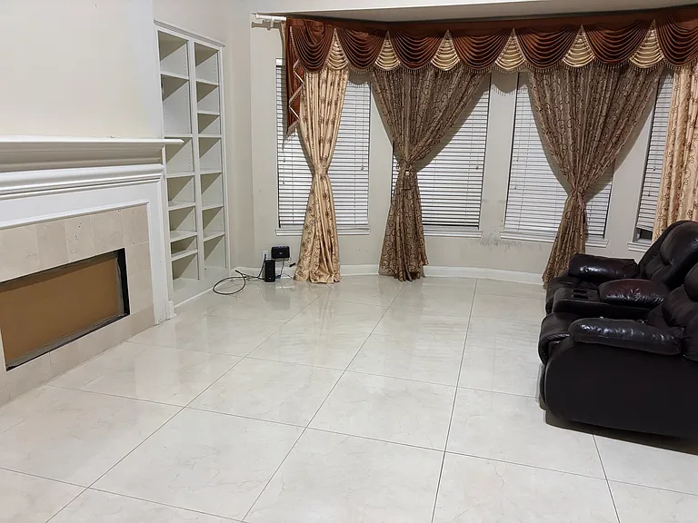 4210 Leaflock Ln — Photo 4