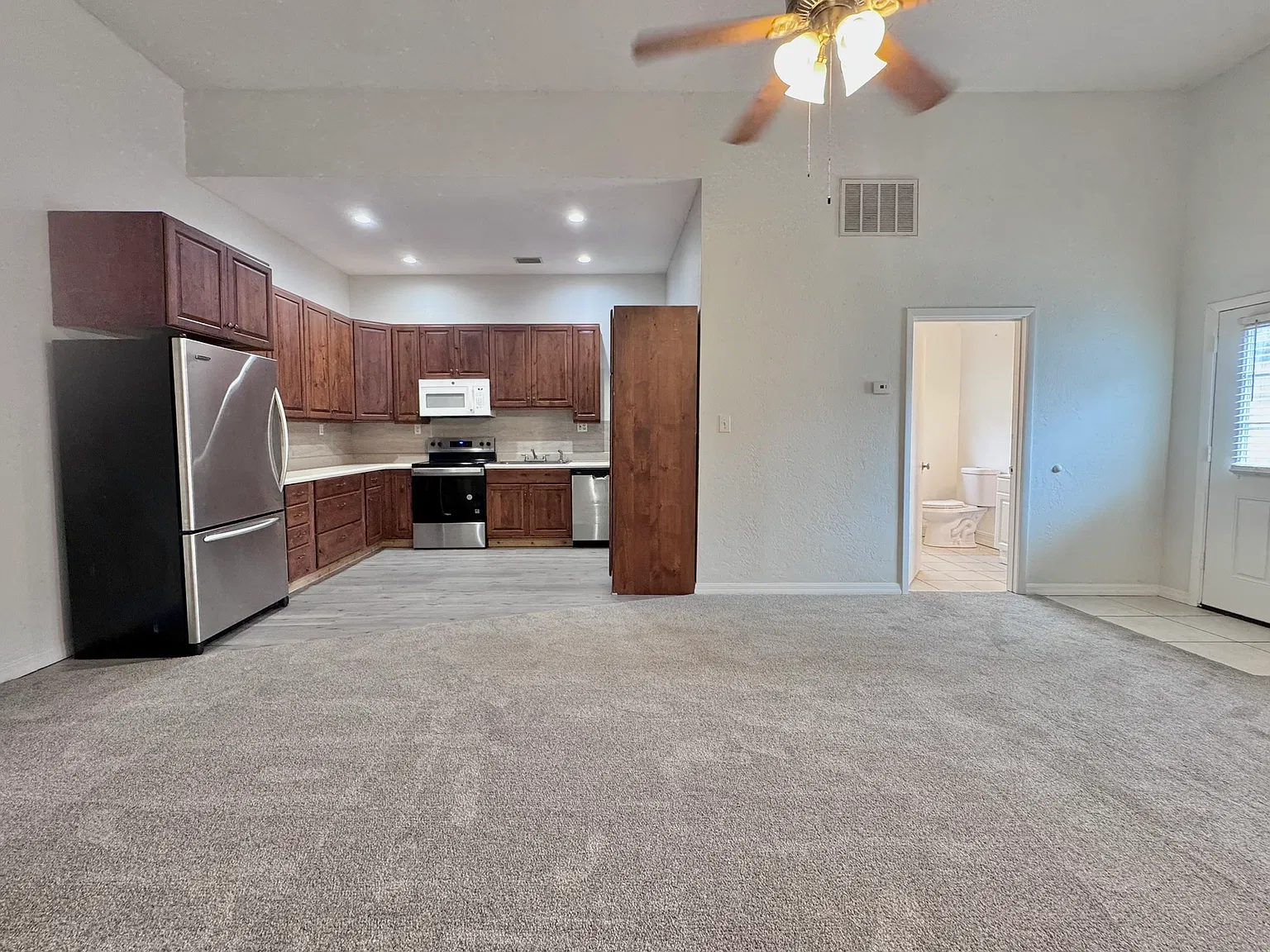 1901 Poppy Ln — Photo 1