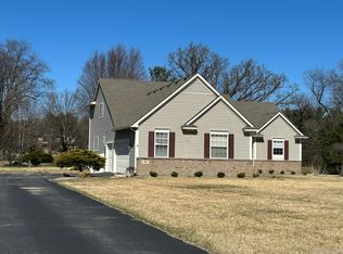 2815 Sand Hill Dr, Dexter, MI 48130