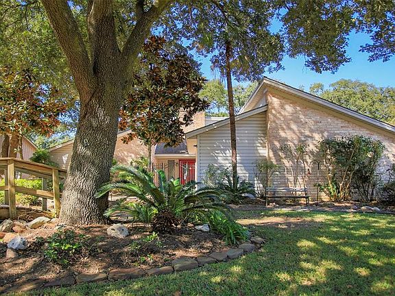 2nd image of 15820 Boulder Oaks Dr