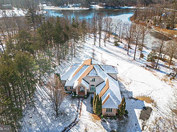 4th image of 12546 Surry Ln