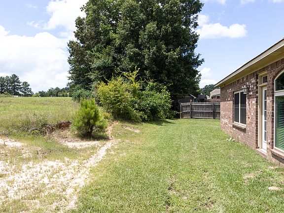 4th image of 118 Cross Creek Dr