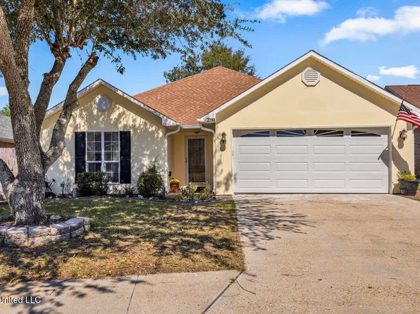 2090 Woodfield Ln, Biloxi, MS 39532