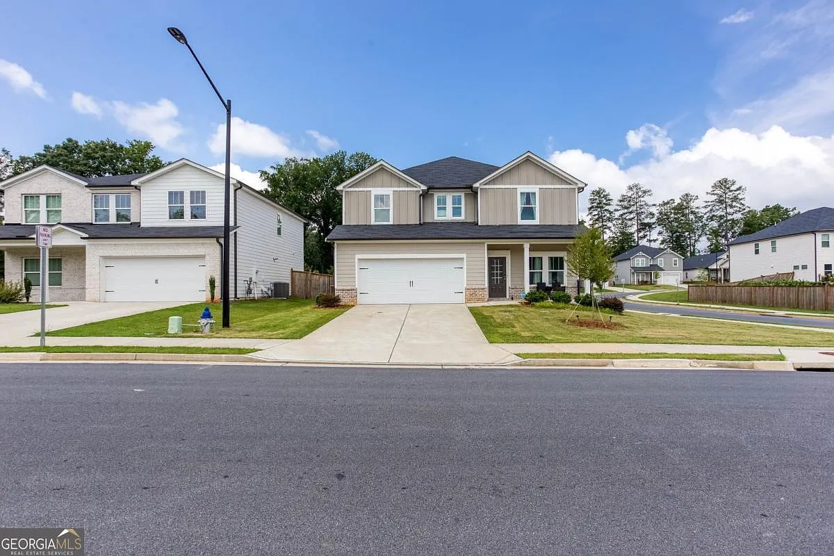 4 bed, 2.5 bath, $3,300 — Photo 1