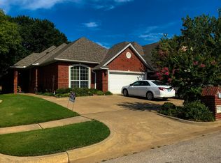 113 Olde Brook Ct, Norman, OK 73072