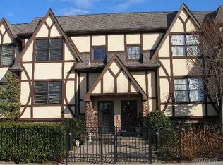 25 Lenox Rd UNIT 4, Rockville Centre, NY 11570