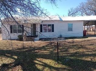 312 Circle Dr, Bogata, TX 75417
