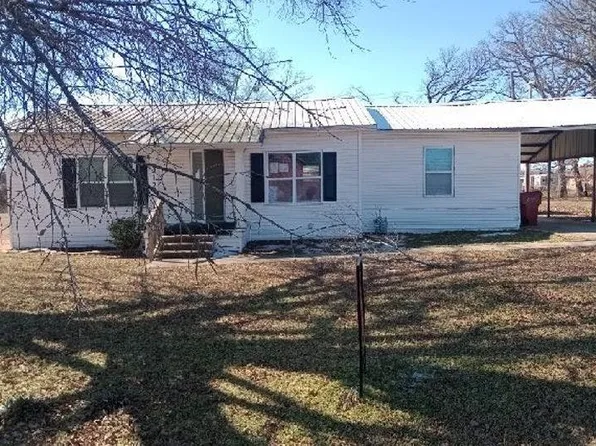 312 Circle Dr, Bogata, TX 75417