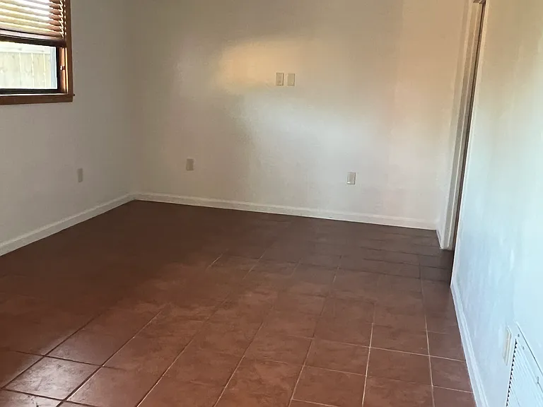 A Rd — Photo 2