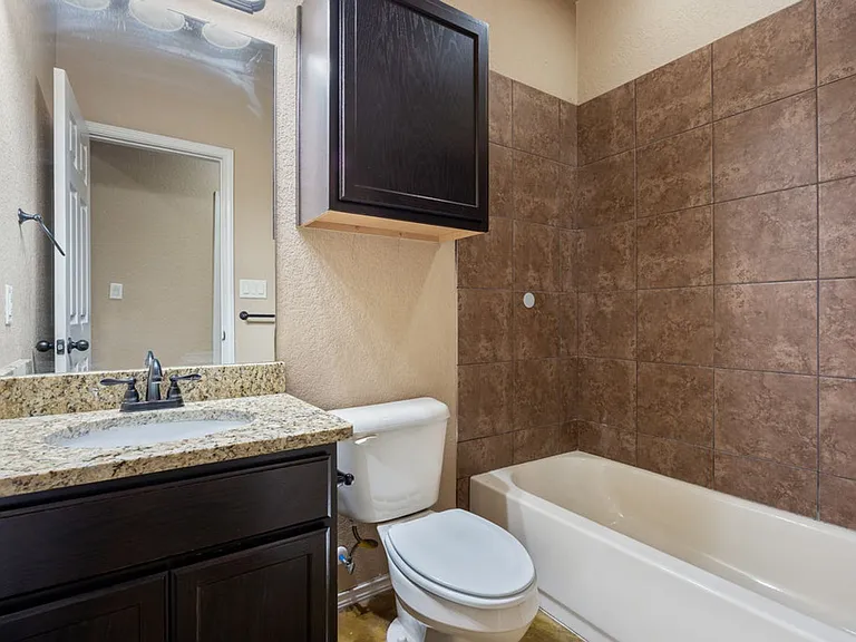 1048 Carolyn Cv — Photo 17