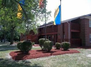 1255 E Sycamore Rd APT J, Seymour, IN 47274