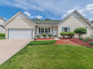 1226 Country Dr, Shorewood, IL 60404