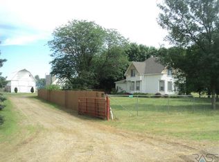 48276 278th St, Canton, SD 57013