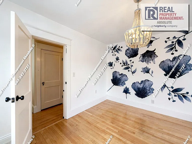 11 E Dunstable Rd — Photo 20