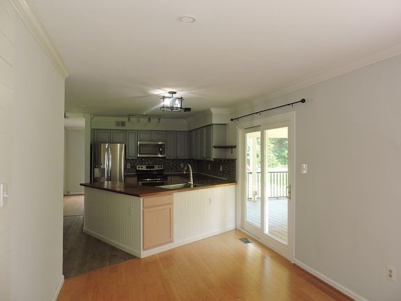 2nd image of 2964 Mockernut Ct