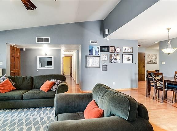 5th image of 1104 Longhorn Dr