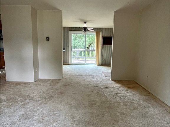 3rd image of 16 Echodale Ave