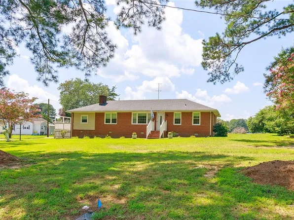 306 E Church St, Wakefield, VA 23888