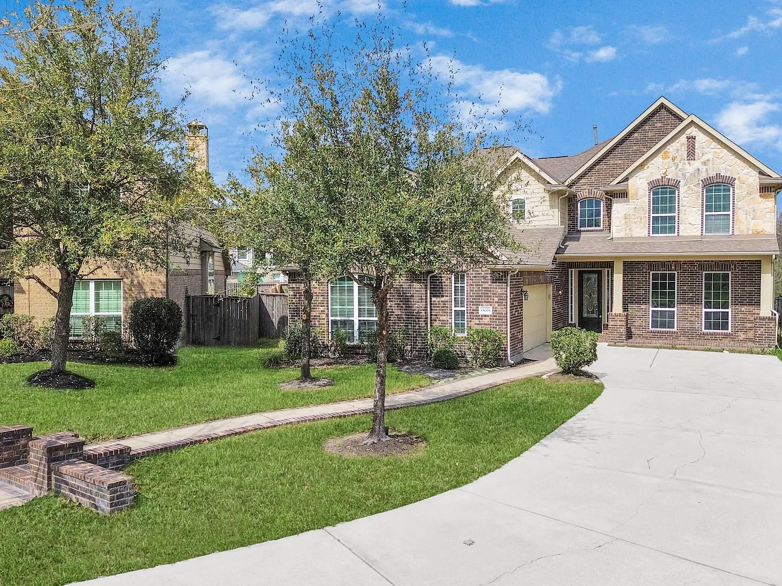 4 bed, 3.5 bath, 3320 sqft, $3,100 — Photo 1