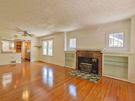 5th image of 1112 W Mansfield Ave