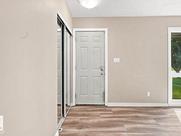4th image of 15812 110a Ave NW