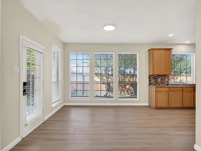 2616 Cove Dr — Photo 13