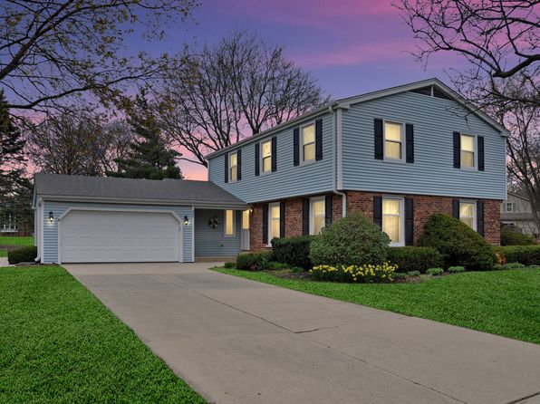 37 Pottowattomie Ct, Naperville, IL 60563