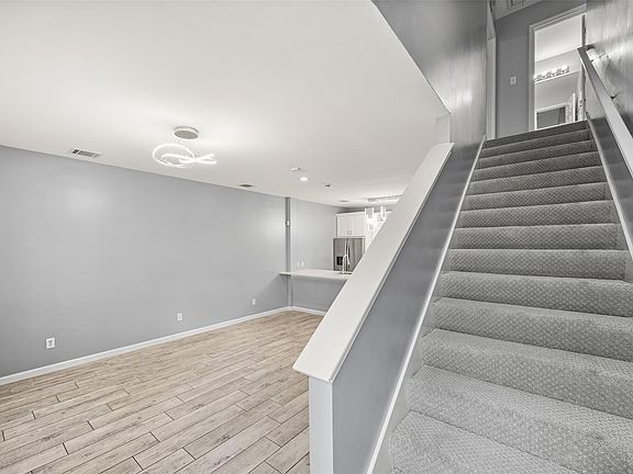 5th image of 1530 Sutton St