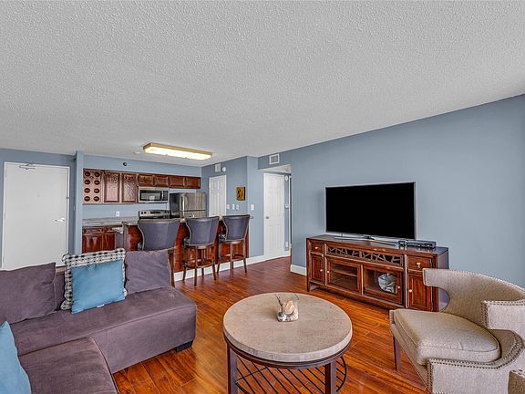 3rd image of 5220 Seawall Blvd APT 635