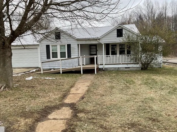 308 W Main St, Byrdstown, TN 38549