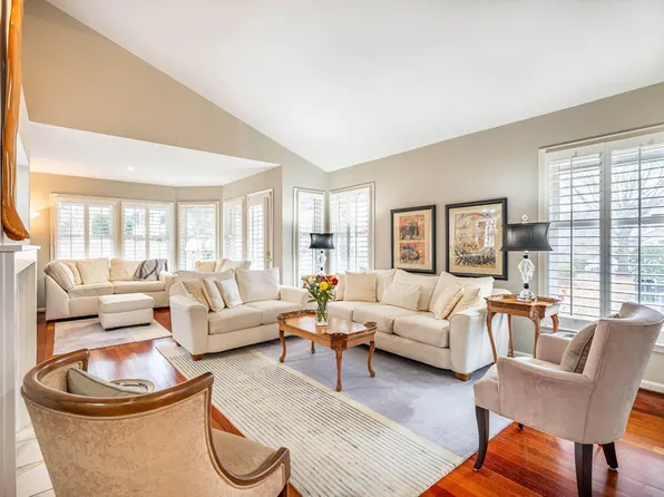 312 Kirkwood Dr, Chapel Hill, NC 27514