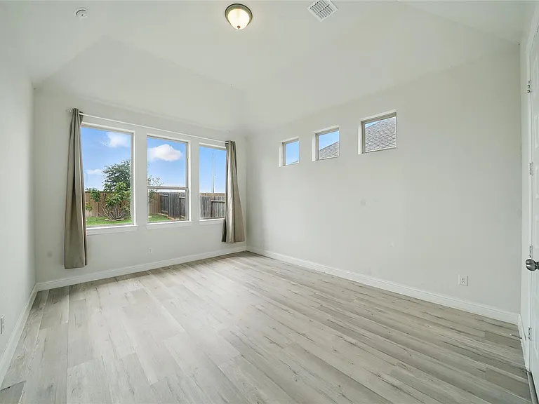 3902 Palmer Meadow Ct — Photo 18