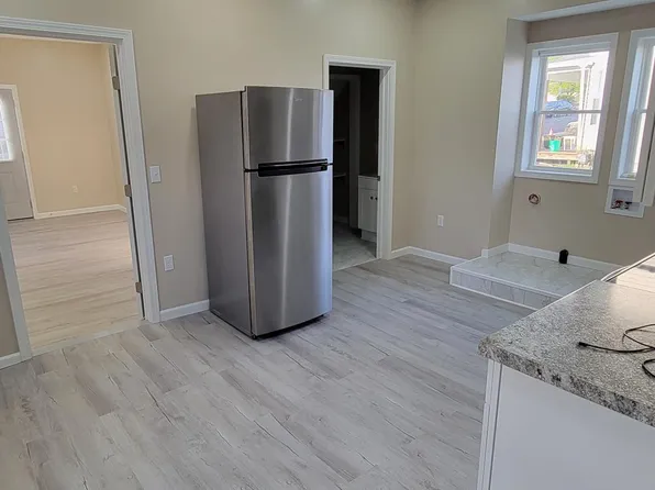 475 Reno St APT 1, Rochester, PA 15074