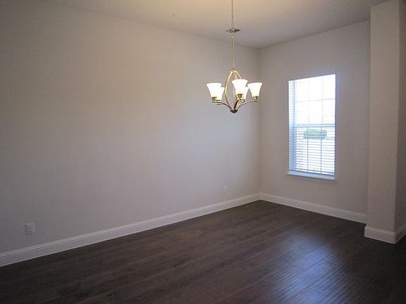 5th image of 6221 Parker Blvd