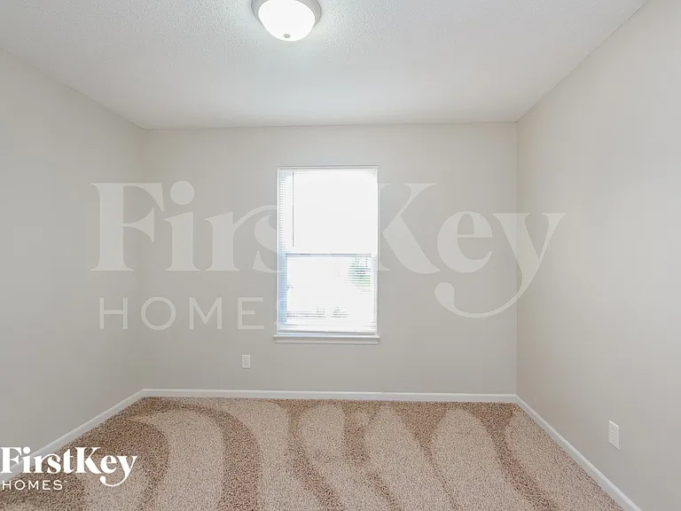10605 Glenayr Dr — Photo 11