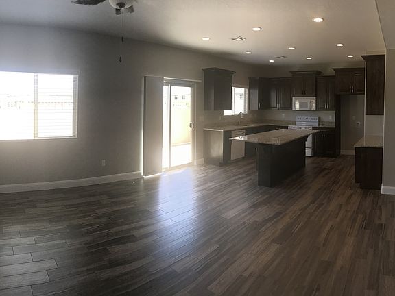 3rd image of 2520 Blackhawk Dr Unit 80