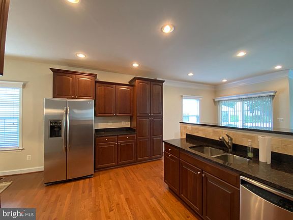 3rd image of 5101 Sewells Pointe Dr
