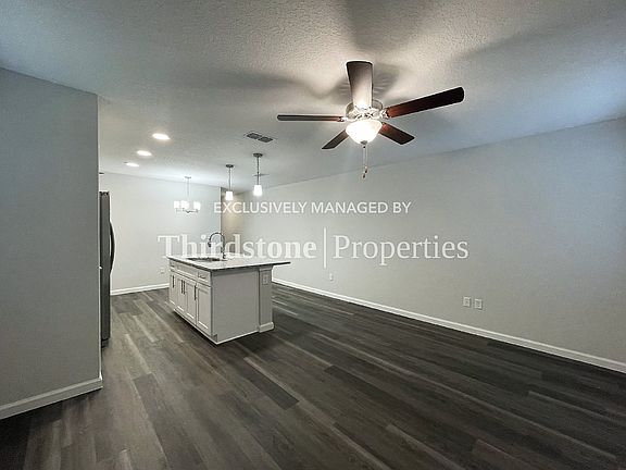 4th image of 7914 India Ave