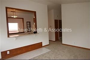 4th image of 553 NE Ravenna Blvd